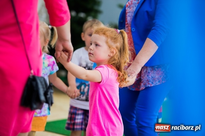 Zdjęcie w galerii na portalu naszraciborz.pl: Festyn rodzinny i Czerwony Kapturek w Studziennej wiadomości z regionu