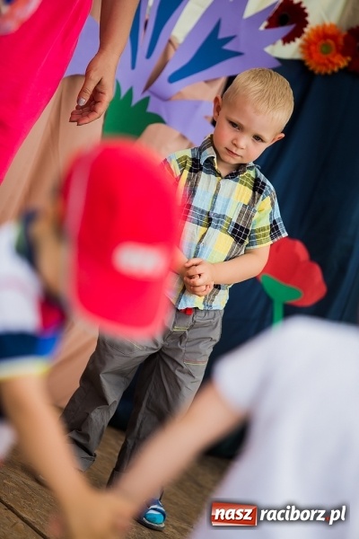 Zdjęcie w galerii na portalu naszraciborz.pl: Festyn rodzinny i Czerwony Kapturek w Studziennej wiadomości z regionu