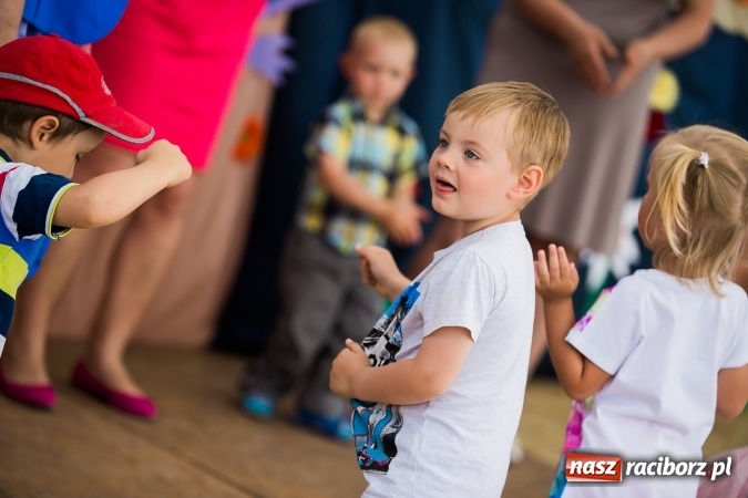 Zdjęcie w galerii na portalu naszraciborz.pl: Festyn rodzinny i Czerwony Kapturek w Studziennej wiadomości z regionu