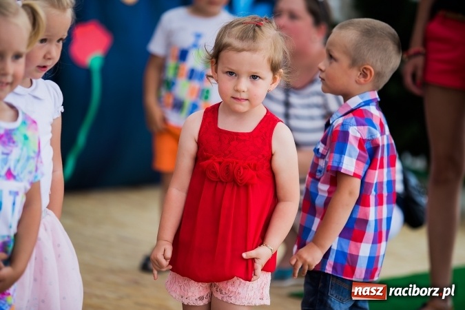 Zdjęcie w galerii na portalu naszraciborz.pl: Festyn rodzinny i Czerwony Kapturek w Studziennej wiadomości z regionu