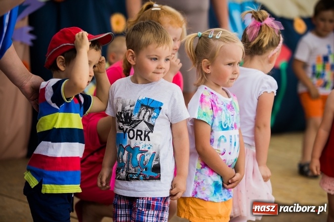 Zdjęcie w galerii na portalu naszraciborz.pl: Festyn rodzinny i Czerwony Kapturek w Studziennej wiadomości z regionu