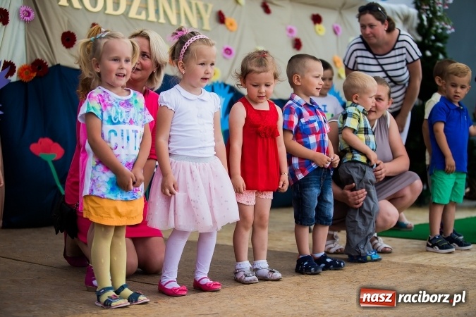 Zdjęcie w galerii na portalu naszraciborz.pl: Festyn rodzinny i Czerwony Kapturek w Studziennej wiadomości z regionu