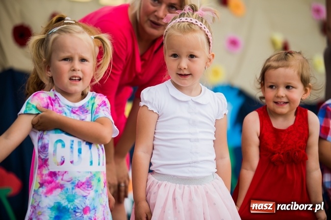 Zdjęcie w galerii na portalu naszraciborz.pl: Festyn rodzinny i Czerwony Kapturek w Studziennej wiadomości z regionu
