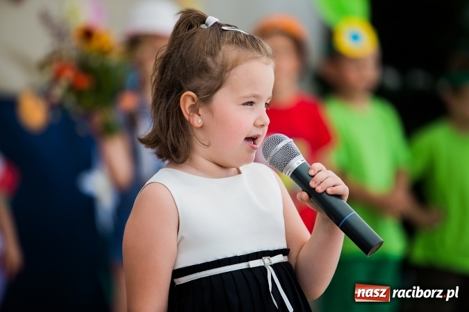 Zdjęcie w galerii na portalu naszraciborz.pl: Festyn rodzinny i Czerwony Kapturek w Studziennej wiadomości z regionu