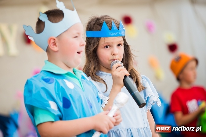 Zdjęcie w galerii na portalu naszraciborz.pl: Festyn rodzinny i Czerwony Kapturek w Studziennej wiadomości z regionu