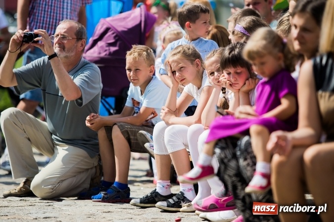 Zdjęcie w galerii na portalu naszraciborz.pl: Festyn rodzinny i Czerwony Kapturek w Studziennej wiadomości z regionu