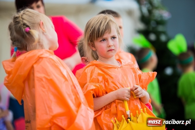 Zdjęcie w galerii na portalu naszraciborz.pl: Festyn rodzinny i Czerwony Kapturek w Studziennej wiadomości z regionu