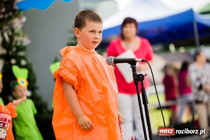 Zdjęcie w galerii na portalu naszraciborz.pl: Festyn rodzinny i Czerwony Kapturek w Studziennej wiadomości z regionu