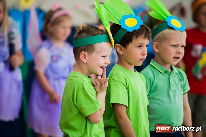 Zdjęcie w galerii na portalu naszraciborz.pl: Festyn rodzinny i Czerwony Kapturek w Studziennej wiadomości z regionu