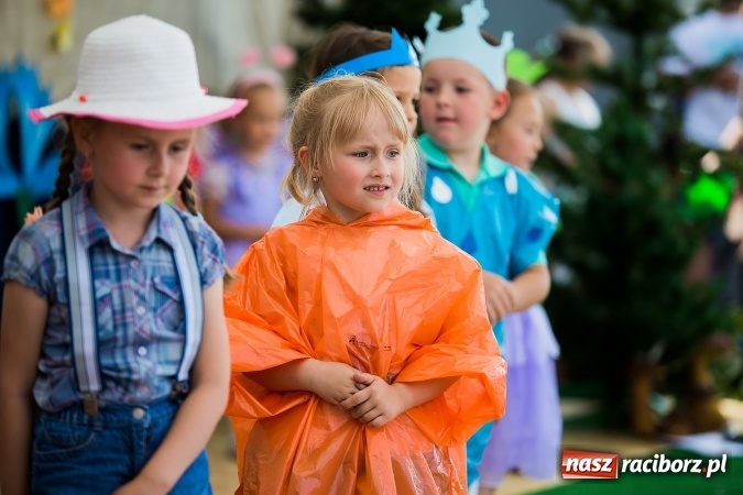 Zdjęcie w galerii na portalu naszraciborz.pl: Festyn rodzinny i Czerwony Kapturek w Studziennej wiadomości z regionu