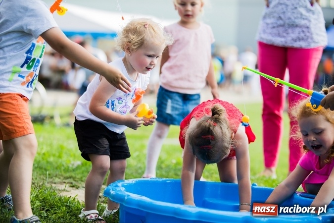 Zdjęcie w galerii na portalu naszraciborz.pl: Festyn rodzinny i Czerwony Kapturek w Studziennej wiadomości z regionu