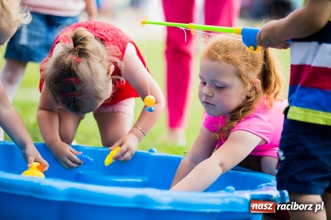 Zdjęcie w galerii na portalu naszraciborz.pl: Festyn rodzinny i Czerwony Kapturek w Studziennej wiadomości z regionu