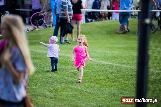 Zdjęcie w galerii na portalu naszraciborz.pl: Festyn rodzinny i Czerwony Kapturek w Studziennej wiadomości z regionu