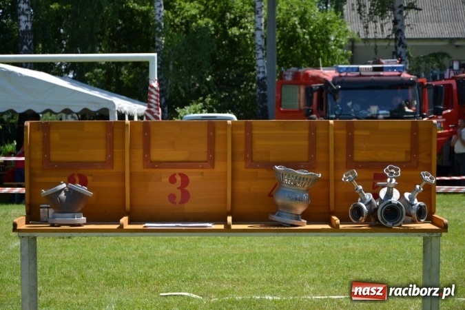 Zdjęcie w galerii na portalu naszraciborz.pl: Nie ma mocnych na Roszków! Pokonał o włos ekipę z Owsiszcz w gminnych zawodach! wiadomości z regionu