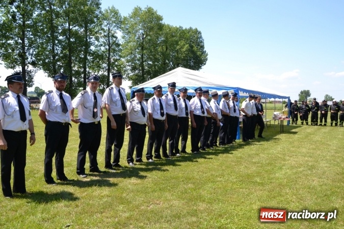 Zdjęcie w galerii na portalu naszraciborz.pl: Nie ma mocnych na Roszków! Pokonał o włos ekipę z Owsiszcz w gminnych zawodach! wiadomości z regionu