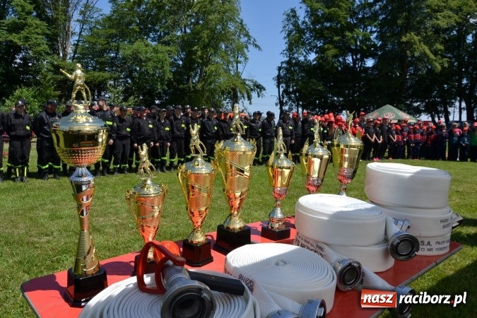 Zdjęcie w galerii na portalu naszraciborz.pl: Nie ma mocnych na Roszków! Pokonał o włos ekipę z Owsiszcz w gminnych zawodach! wiadomości z regionu