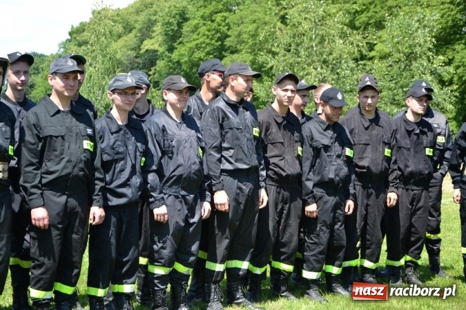 Zdjęcie w galerii na portalu naszraciborz.pl: Nie ma mocnych na Roszków! Pokonał o włos ekipę z Owsiszcz w gminnych zawodach! wiadomości z regionu