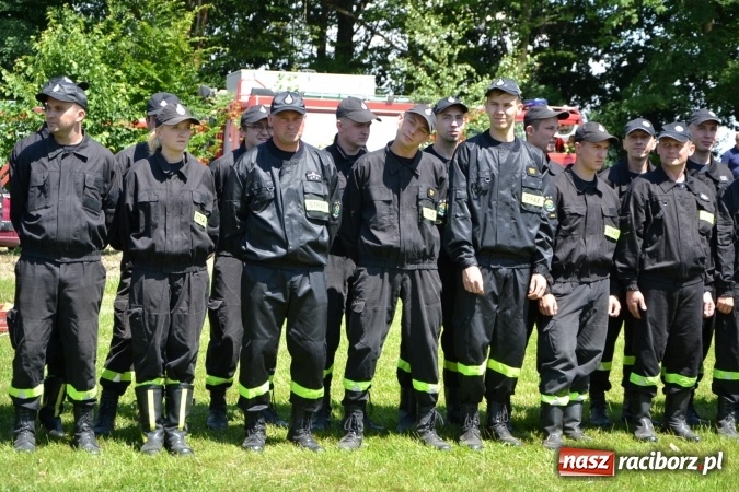 Zdjęcie w galerii na portalu naszraciborz.pl: Nie ma mocnych na Roszków! Pokonał o włos ekipę z Owsiszcz w gminnych zawodach! wiadomości z regionu