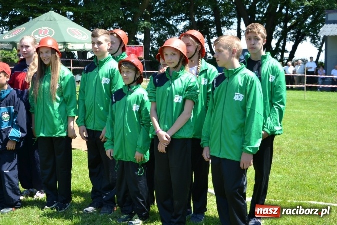 Zdjęcie w galerii na portalu naszraciborz.pl: Nie ma mocnych na Roszków! Pokonał o włos ekipę z Owsiszcz w gminnych zawodach! wiadomości z regionu