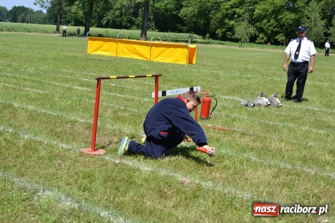 Zdjęcie w galerii na portalu naszraciborz.pl: Nie ma mocnych na Roszków! Pokonał o włos ekipę z Owsiszcz w gminnych zawodach! wiadomości z regionu