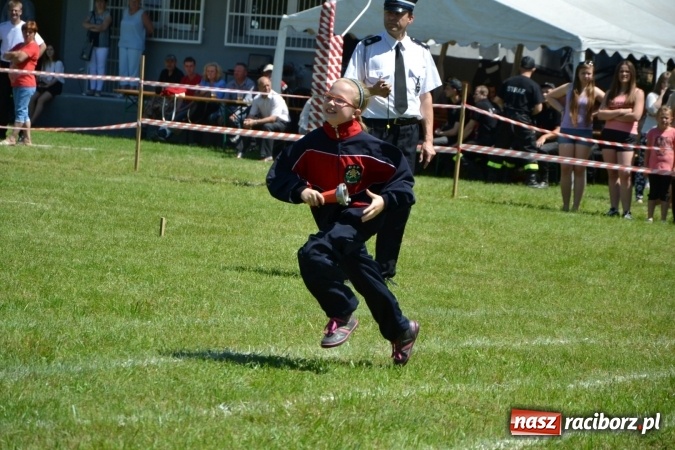 Zdjęcie w galerii na portalu naszraciborz.pl: Nie ma mocnych na Roszków! Pokonał o włos ekipę z Owsiszcz w gminnych zawodach! wiadomości z regionu