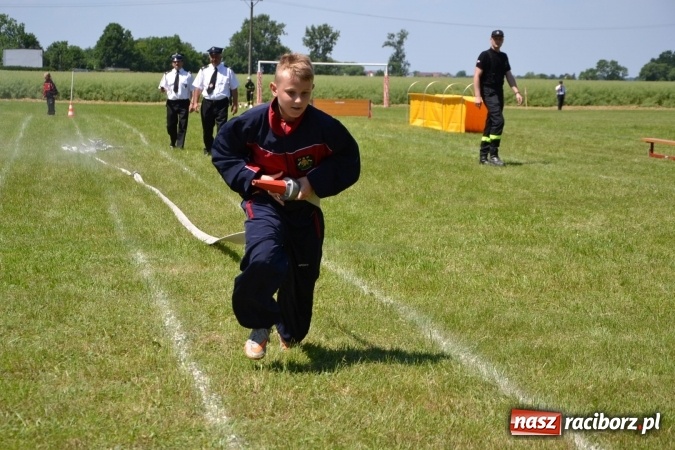 Zdjęcie w galerii na portalu naszraciborz.pl: Nie ma mocnych na Roszków! Pokonał o włos ekipę z Owsiszcz w gminnych zawodach! wiadomości z regionu