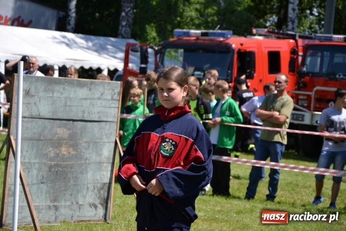 Zdjęcie w galerii na portalu naszraciborz.pl: Nie ma mocnych na Roszków! Pokonał o włos ekipę z Owsiszcz w gminnych zawodach! wiadomości z regionu