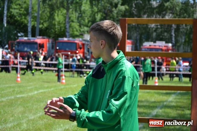 Zdjęcie w galerii na portalu naszraciborz.pl: Nie ma mocnych na Roszków! Pokonał o włos ekipę z Owsiszcz w gminnych zawodach! wiadomości z regionu