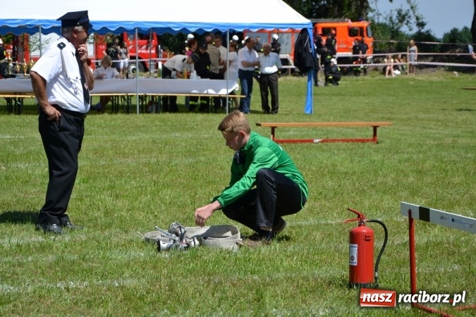 Zdjęcie w galerii na portalu naszraciborz.pl: Nie ma mocnych na Roszków! Pokonał o włos ekipę z Owsiszcz w gminnych zawodach! wiadomości z regionu