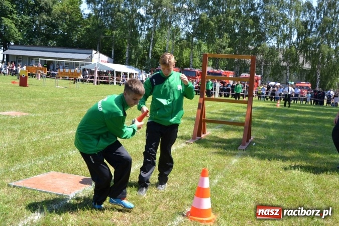 Zdjęcie w galerii na portalu naszraciborz.pl: Nie ma mocnych na Roszków! Pokonał o włos ekipę z Owsiszcz w gminnych zawodach! wiadomości z regionu