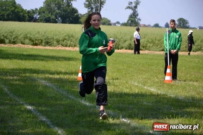 Zdjęcie w galerii na portalu naszraciborz.pl: Nie ma mocnych na Roszków! Pokonał o włos ekipę z Owsiszcz w gminnych zawodach! wiadomości z regionu