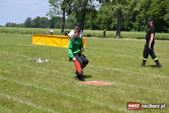 Zdjęcie w galerii na portalu naszraciborz.pl: Nie ma mocnych na Roszków! Pokonał o włos ekipę z Owsiszcz w gminnych zawodach! wiadomości z regionu