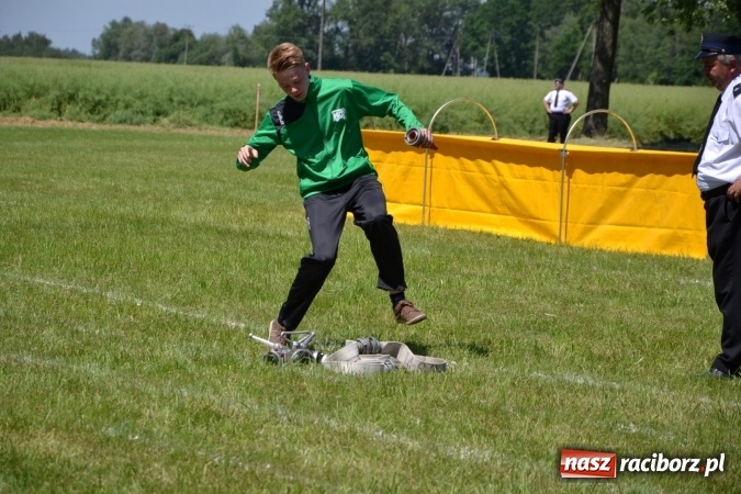 Zdjęcie w galerii na portalu naszraciborz.pl: Nie ma mocnych na Roszków! Pokonał o włos ekipę z Owsiszcz w gminnych zawodach! wiadomości z regionu