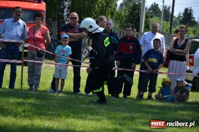 Zdjęcie w galerii na portalu naszraciborz.pl: Nie ma mocnych na Roszków! Pokonał o włos ekipę z Owsiszcz w gminnych zawodach! wiadomości z regionu