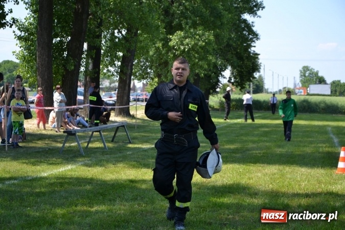 Zdjęcie w galerii na portalu naszraciborz.pl: Nie ma mocnych na Roszków! Pokonał o włos ekipę z Owsiszcz w gminnych zawodach! wiadomości z regionu