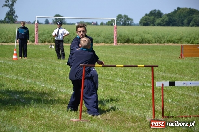 Zdjęcie w galerii na portalu naszraciborz.pl: Nie ma mocnych na Roszków! Pokonał o włos ekipę z Owsiszcz w gminnych zawodach! wiadomości z regionu