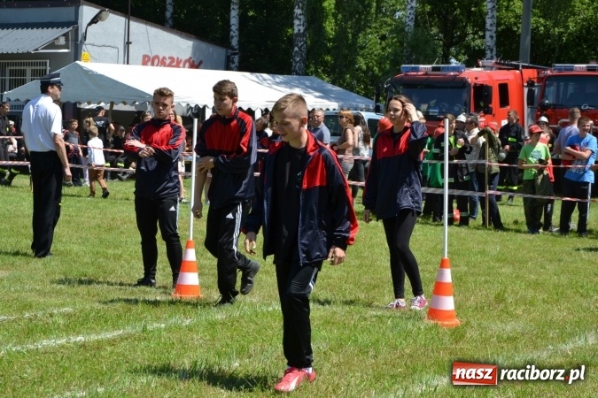 Zdjęcie w galerii na portalu naszraciborz.pl: Nie ma mocnych na Roszków! Pokonał o włos ekipę z Owsiszcz w gminnych zawodach! wiadomości z regionu
