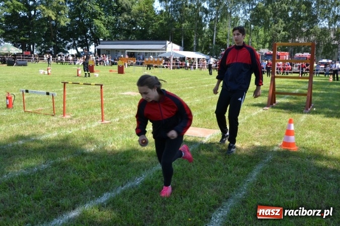 Zdjęcie w galerii na portalu naszraciborz.pl: Nie ma mocnych na Roszków! Pokonał o włos ekipę z Owsiszcz w gminnych zawodach! wiadomości z regionu