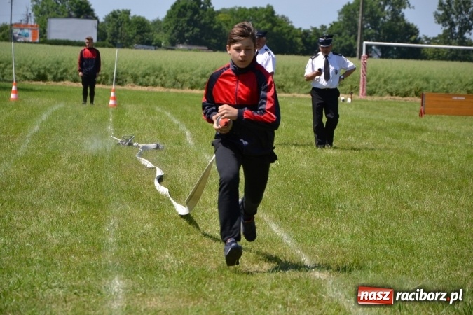 Zdjęcie w galerii na portalu naszraciborz.pl: Nie ma mocnych na Roszków! Pokonał o włos ekipę z Owsiszcz w gminnych zawodach! wiadomości z regionu