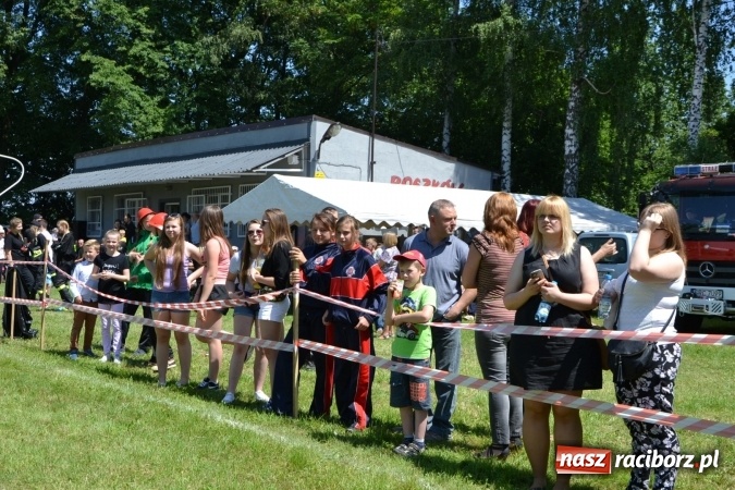 Zdjęcie w galerii na portalu naszraciborz.pl: Nie ma mocnych na Roszków! Pokonał o włos ekipę z Owsiszcz w gminnych zawodach! wiadomości z regionu