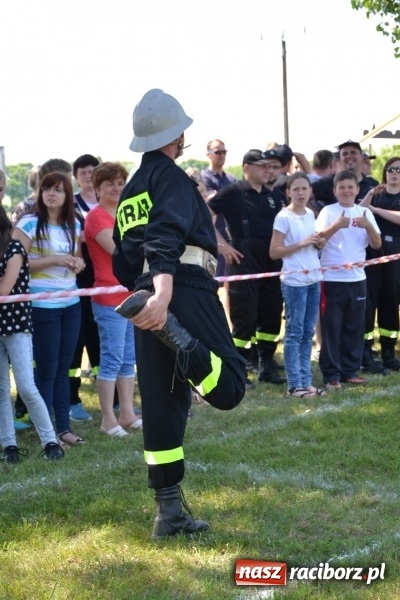 Zdjęcie w galerii na portalu naszraciborz.pl: Nie ma mocnych na Roszków! Pokonał o włos ekipę z Owsiszcz w gminnych zawodach! wiadomości z regionu