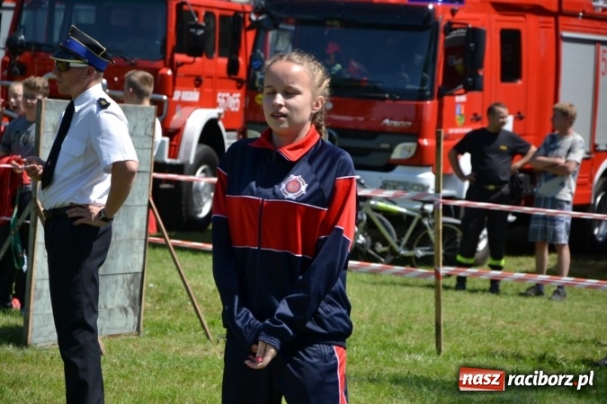 Zdjęcie w galerii na portalu naszraciborz.pl: Nie ma mocnych na Roszków! Pokonał o włos ekipę z Owsiszcz w gminnych zawodach! wiadomości z regionu