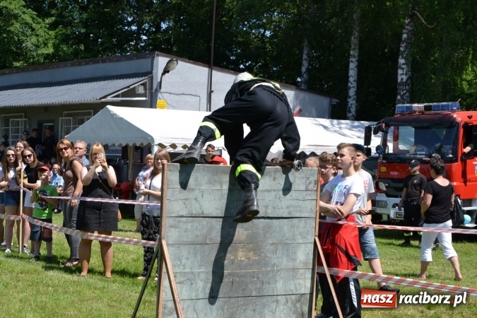Zdjęcie w galerii na portalu naszraciborz.pl: Nie ma mocnych na Roszków! Pokonał o włos ekipę z Owsiszcz w gminnych zawodach! wiadomości z regionu