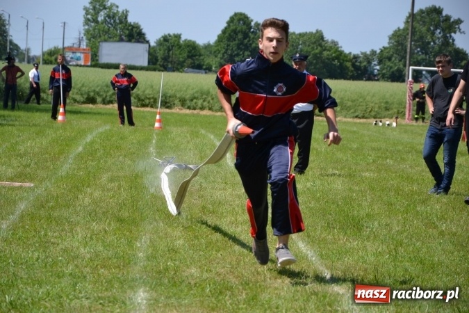 Zdjęcie w galerii na portalu naszraciborz.pl: Nie ma mocnych na Roszków! Pokonał o włos ekipę z Owsiszcz w gminnych zawodach! wiadomości z regionu
