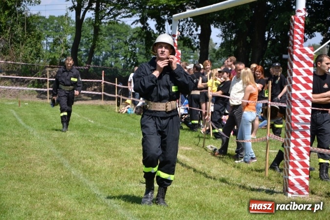 Zdjęcie w galerii na portalu naszraciborz.pl: Nie ma mocnych na Roszków! Pokonał o włos ekipę z Owsiszcz w gminnych zawodach! wiadomości z regionu