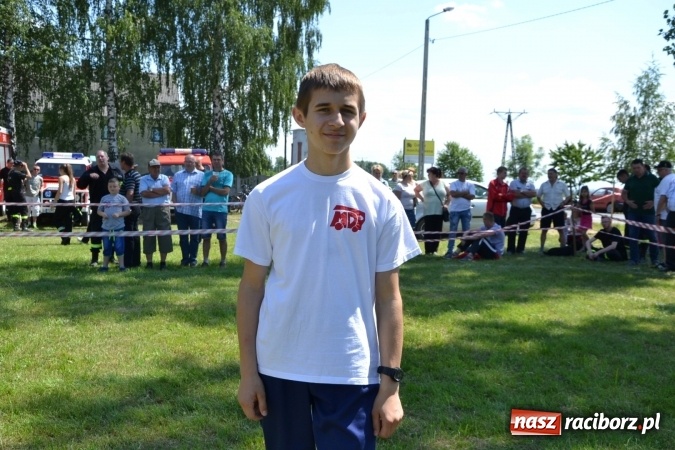 Zdjęcie w galerii na portalu naszraciborz.pl: Nie ma mocnych na Roszków! Pokonał o włos ekipę z Owsiszcz w gminnych zawodach! wiadomości z regionu