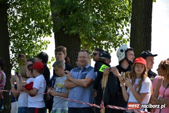 Zdjęcie w galerii na portalu naszraciborz.pl: Nie ma mocnych na Roszków! Pokonał o włos ekipę z Owsiszcz w gminnych zawodach! wiadomości z regionu