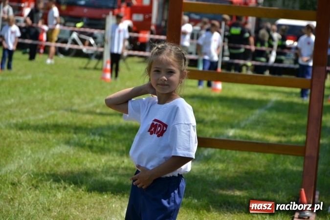 Zdjęcie w galerii na portalu naszraciborz.pl: Nie ma mocnych na Roszków! Pokonał o włos ekipę z Owsiszcz w gminnych zawodach! wiadomości z regionu