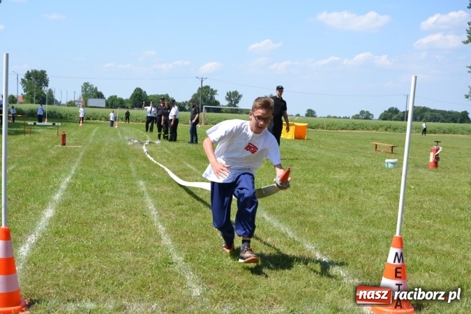 Zdjęcie w galerii na portalu naszraciborz.pl: Nie ma mocnych na Roszków! Pokonał o włos ekipę z Owsiszcz w gminnych zawodach! wiadomości z regionu