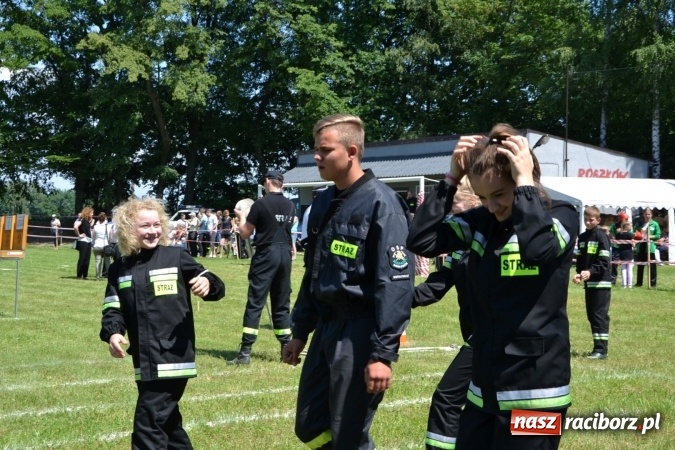 Zdjęcie w galerii na portalu naszraciborz.pl: Nie ma mocnych na Roszków! Pokonał o włos ekipę z Owsiszcz w gminnych zawodach! wiadomości z regionu